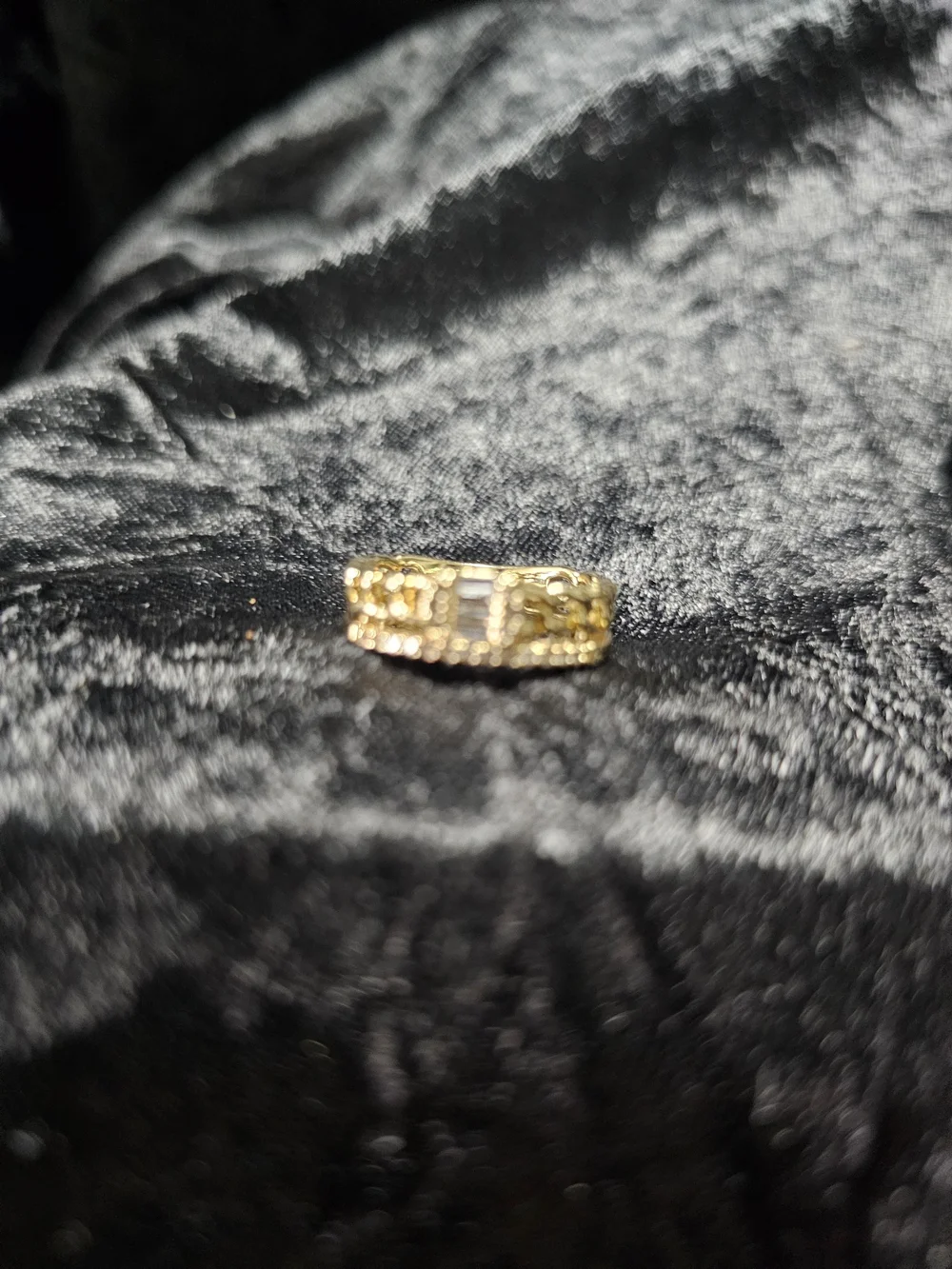 N/A elegant gold